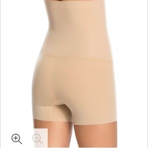 SPANX High-waisted “Shape My Day” girl short